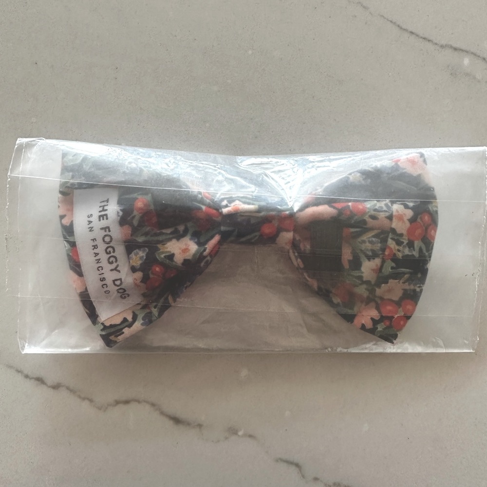 NWTs Foggy Dog Inky Blooms Dog Bow Tie - Large - Picture 8 of 12